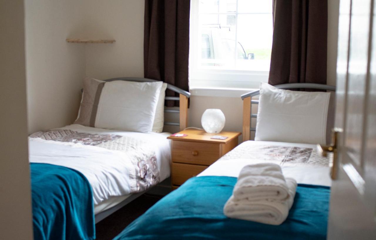Apartment 2, Pheonix Flats Portree Buitenkant foto